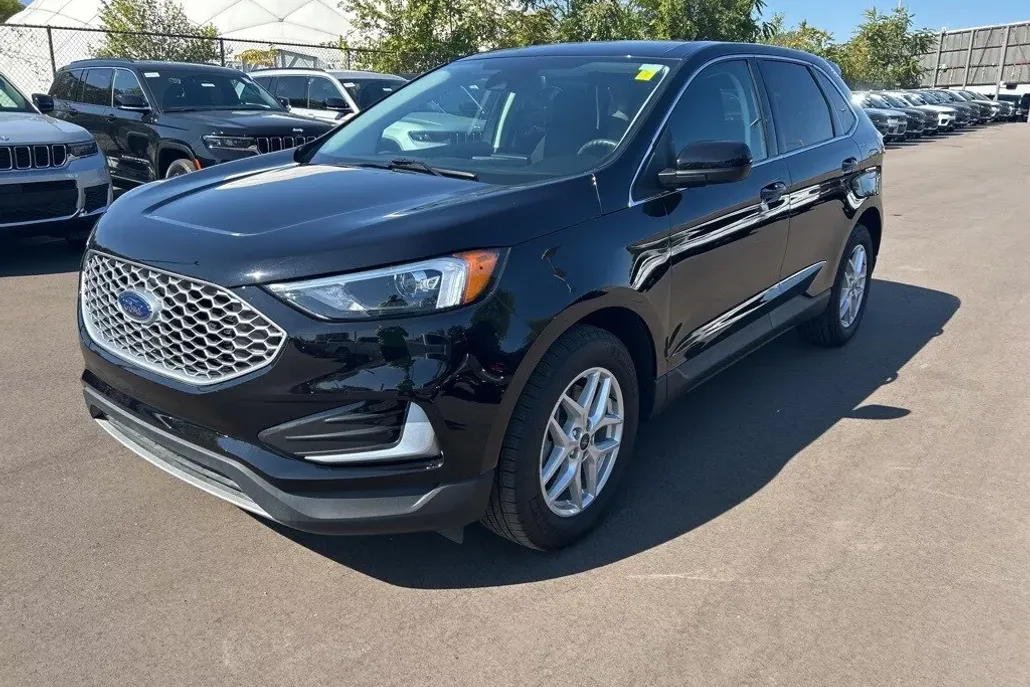 2023 Ford Edge SEL photo 1