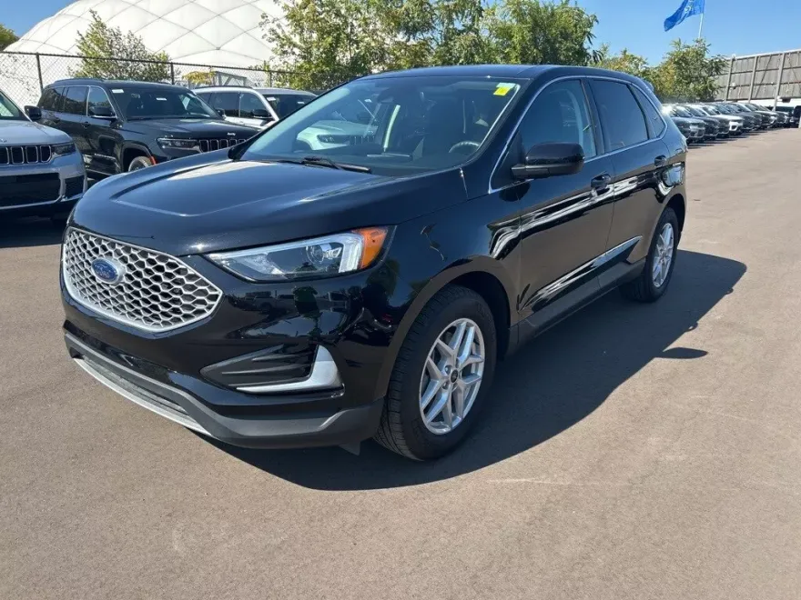 2023 Ford Edge SEL photo 1
