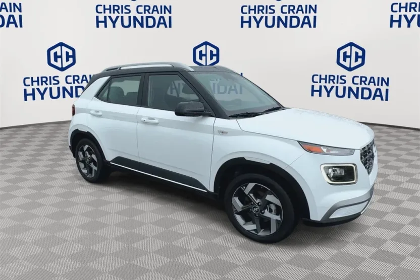 2024 Hyundai Venue Limited photo 1