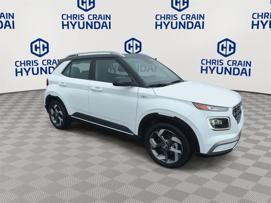 2024 Hyundai Venue Limited photo 1