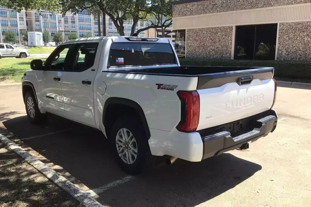 2022 Toyota Tundra SR5 photo 1