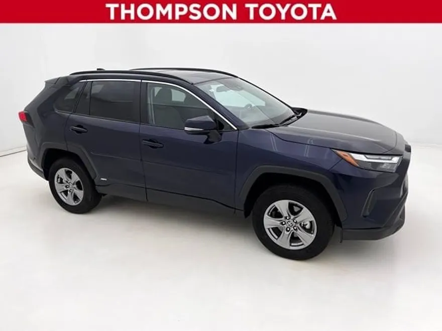 2024 Toyota RAV4 Hybrid XLE photo 1