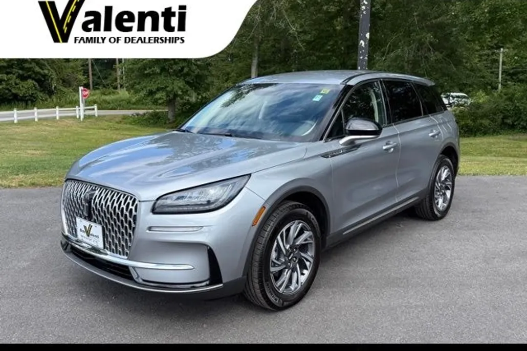 2023 Lincoln Corsair Standard photo 1