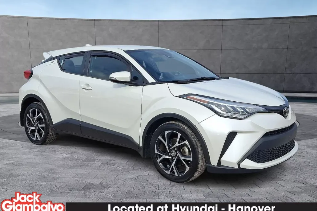 2020 Toyota C-HR XLE photo 1