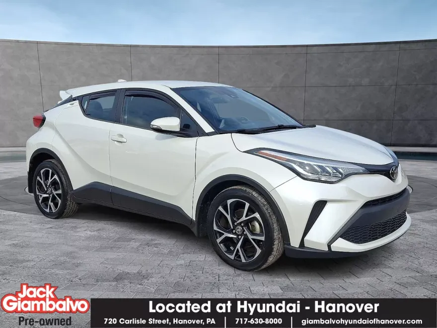 2020 Toyota C-HR XLE photo 1