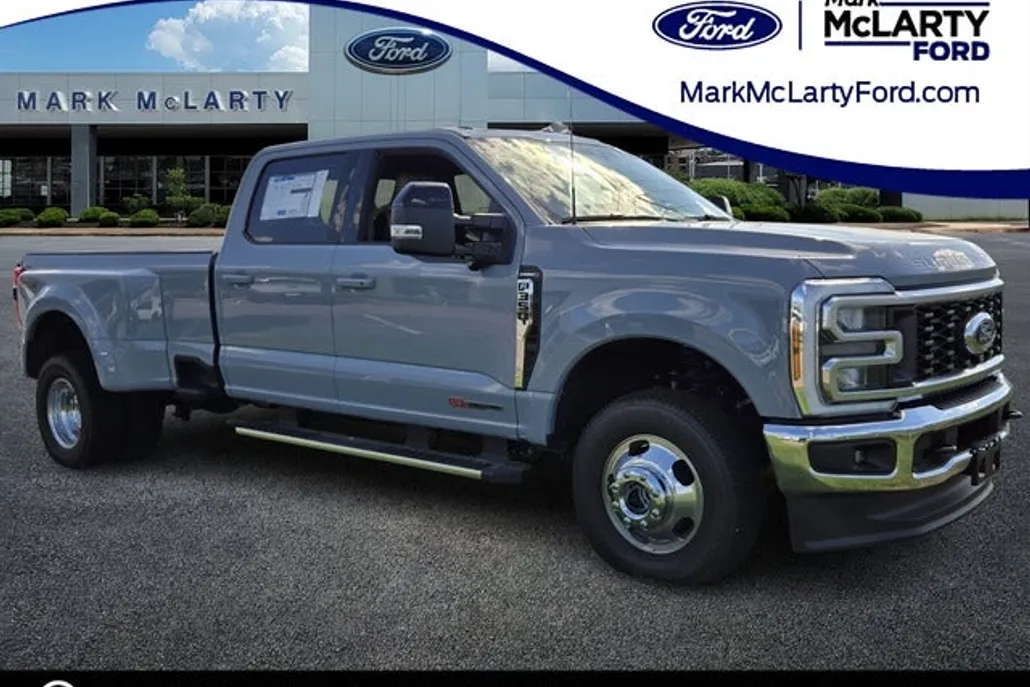 2026 Ford F-350 photo 1