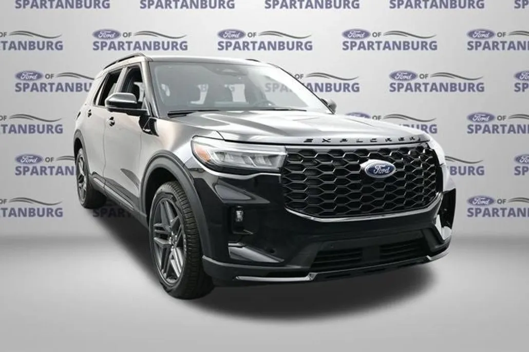 2025 Ford Explorer ST-Line photo 1