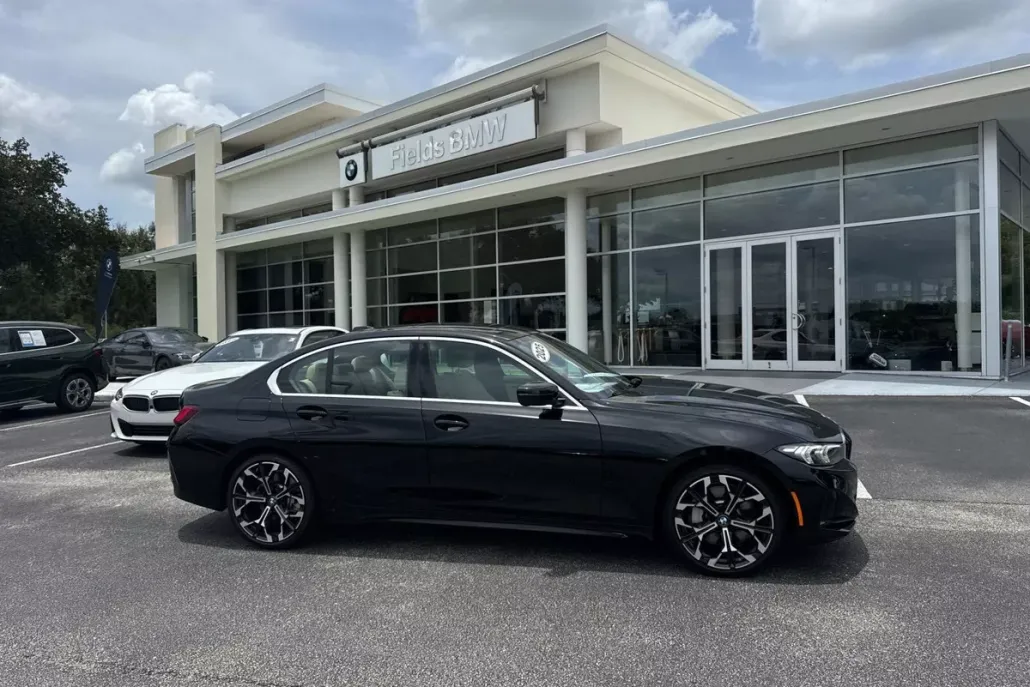 2025 Bmw 330i photo 1