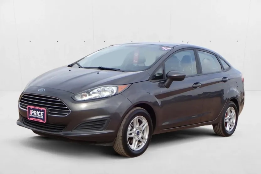 2017 Ford Fiesta SE photo 1