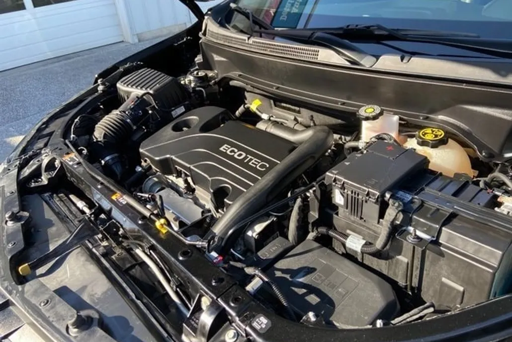 2020 Chevrolet Equinox LT photo 1