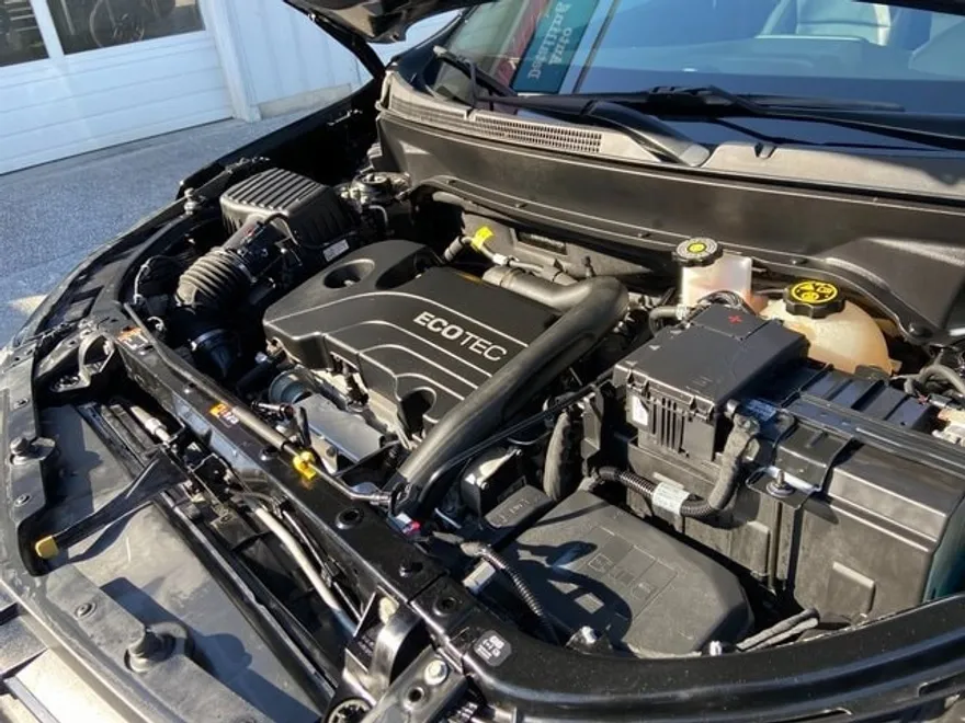 2020 Chevrolet Equinox LT photo 1