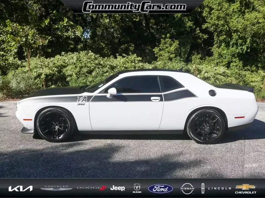 2022 Dodge Challenger R/T Scat Pack photo 1