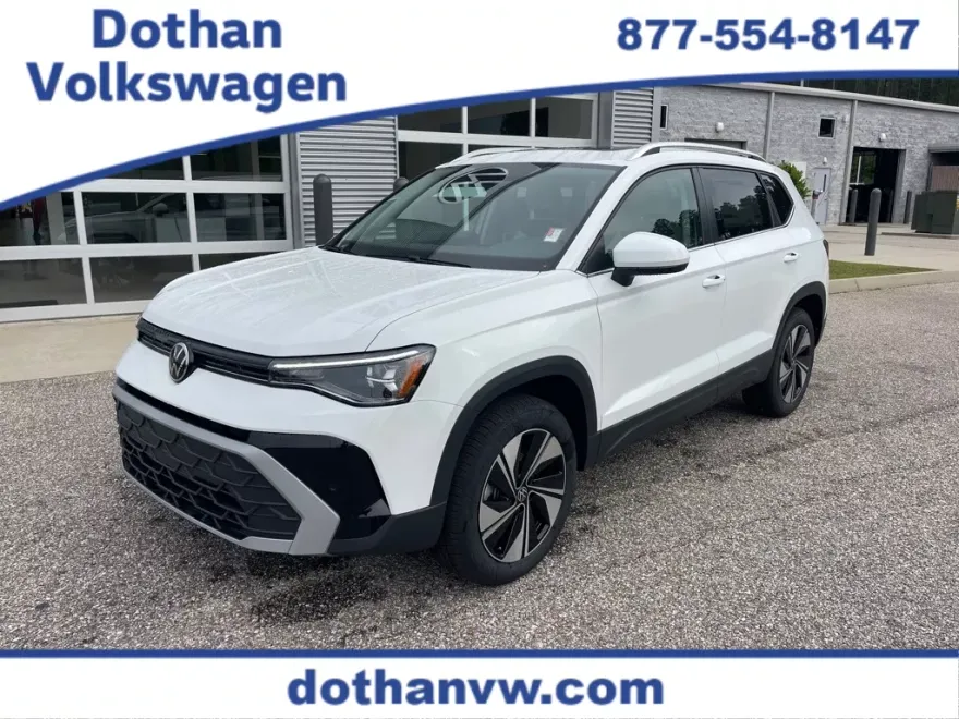 2025 Volkswagen Taos SE photo 1