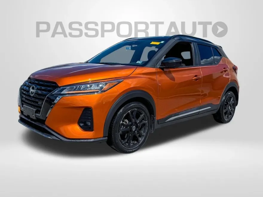 2022 Nissan Kicks SR photo 1