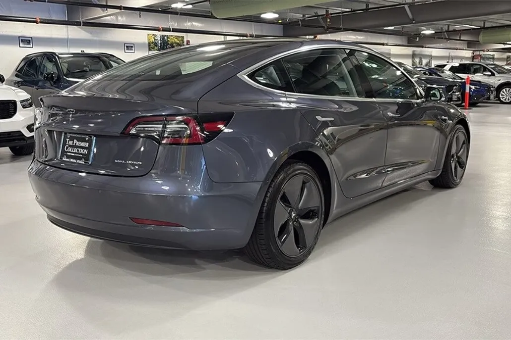 2018 Tesla Model 3 Long Range photo 1