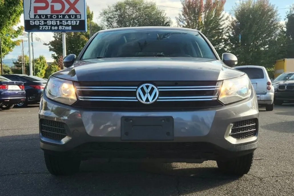 2013 Volkswagen Tiguan S photo 1