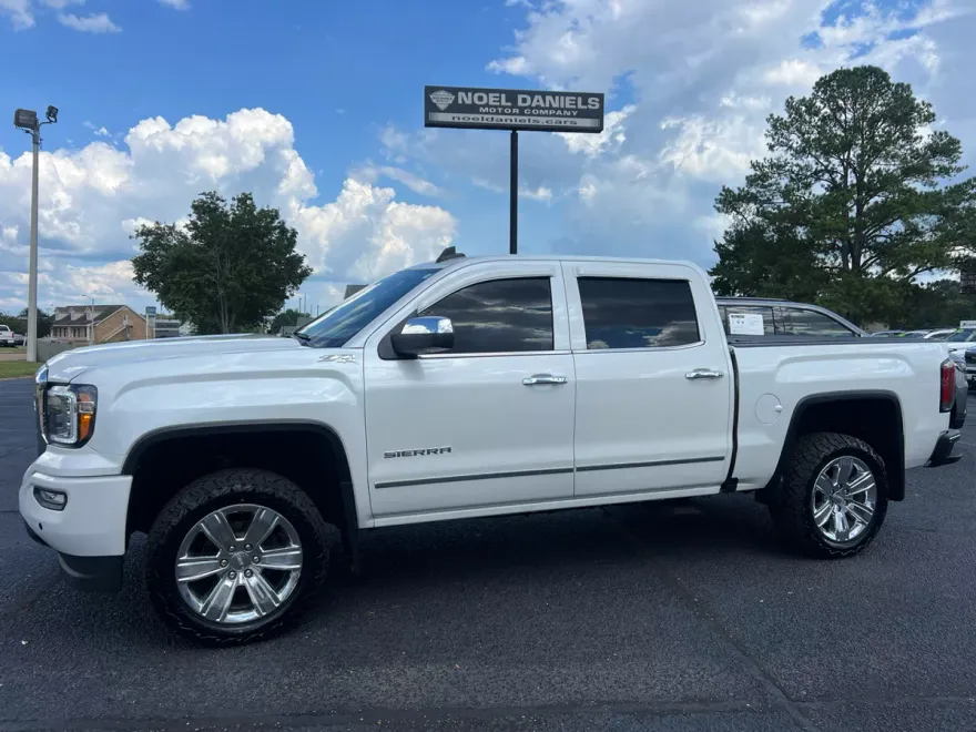 2017 Gmc Sierra 1500 SLT photo 1
