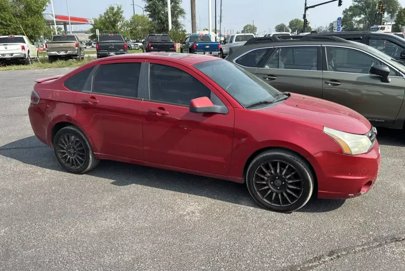2010 Ford Focus SES Sedan photo 1