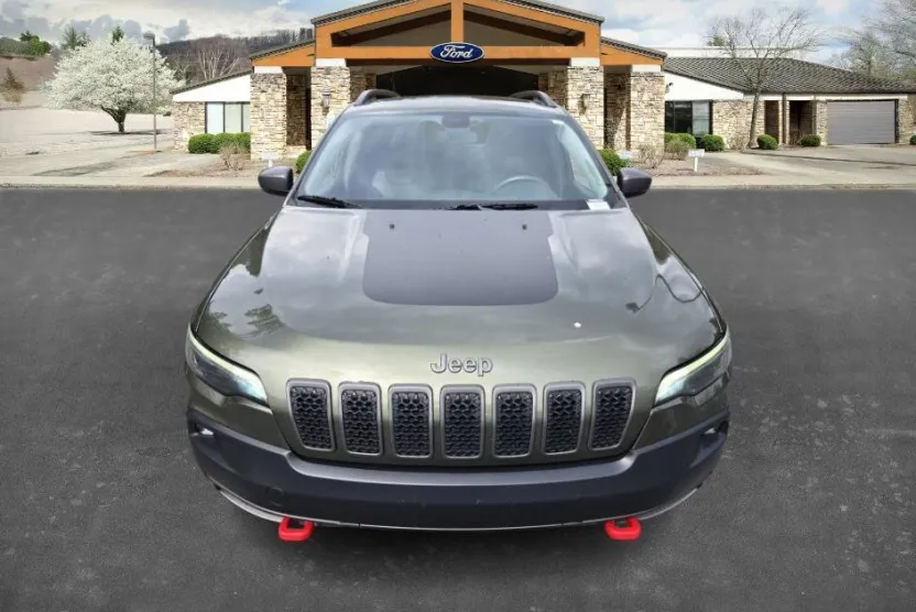 2019 Jeep Cherokee Trailhawk photo 1