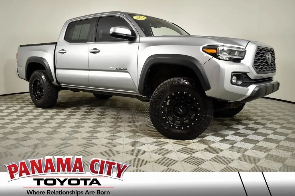 2023 Toyota Tacoma TRD Off-Road V6 photo 1