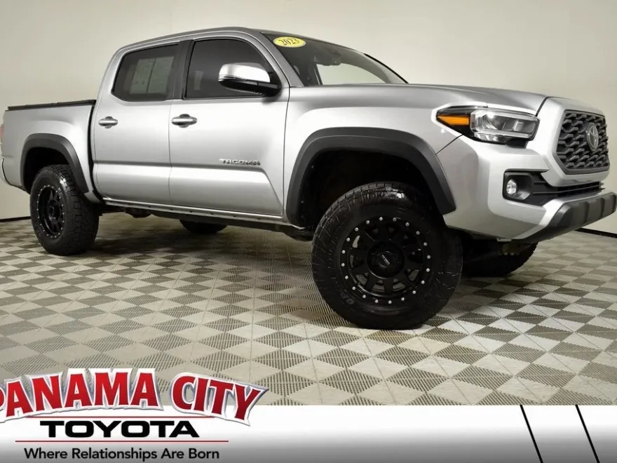 2023 Toyota Tacoma TRD Off-Road V6 photo 1
