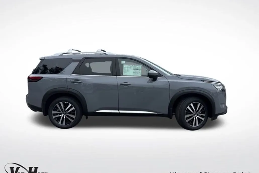 2025 Nissan Pathfinder Platinum photo 1