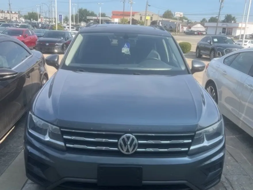 2021 Volkswagen Tiguan SE photo 1