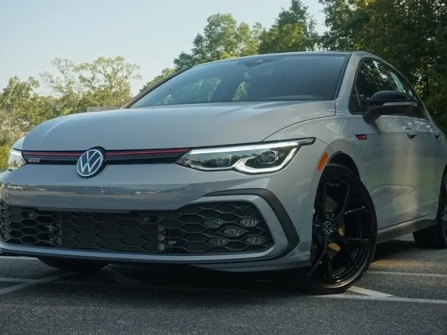 2024 Volkswagen Golf GTI 380 S photo 1