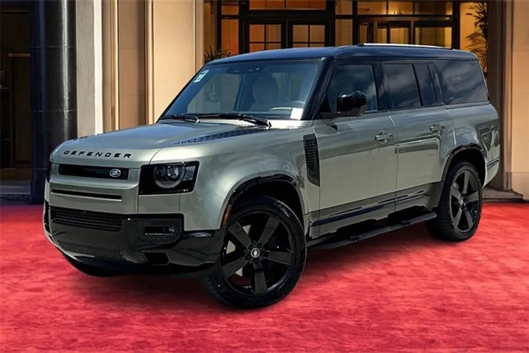 2025 Land Rover Defender 130 X-Dynamic SE photo 1
