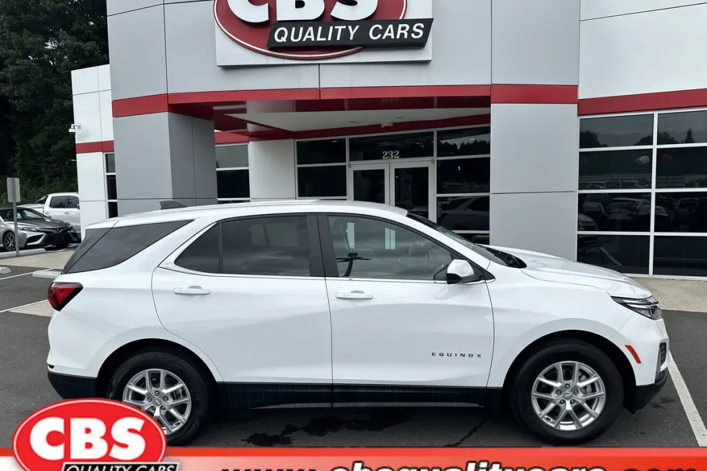 2022 Chevrolet Equinox LT photo 1