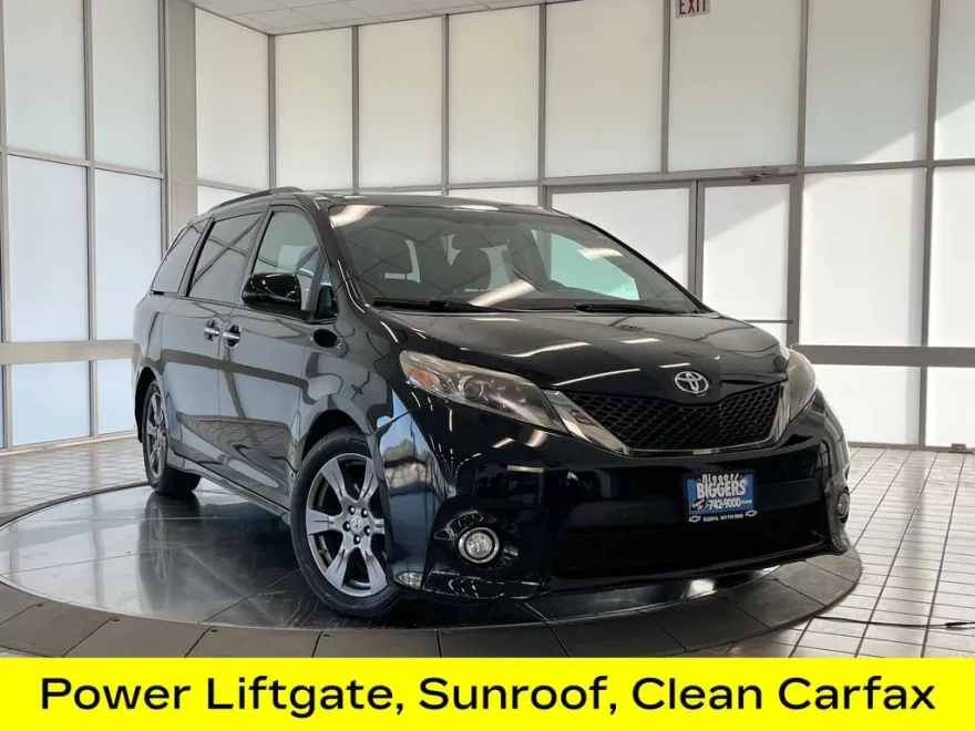 2017 Toyota Sienna SE photo 1