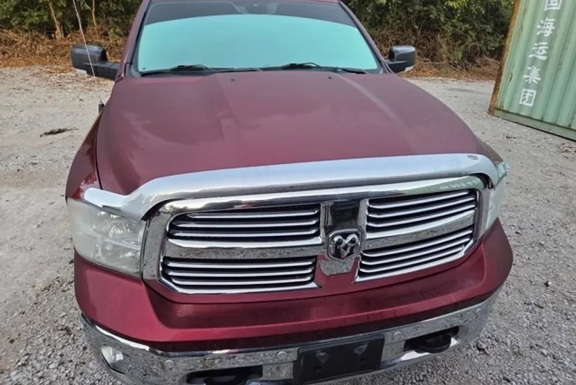 2016 Ram 1500 SLT photo 1