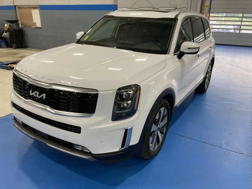 2022 Kia Telluride SX photo 1