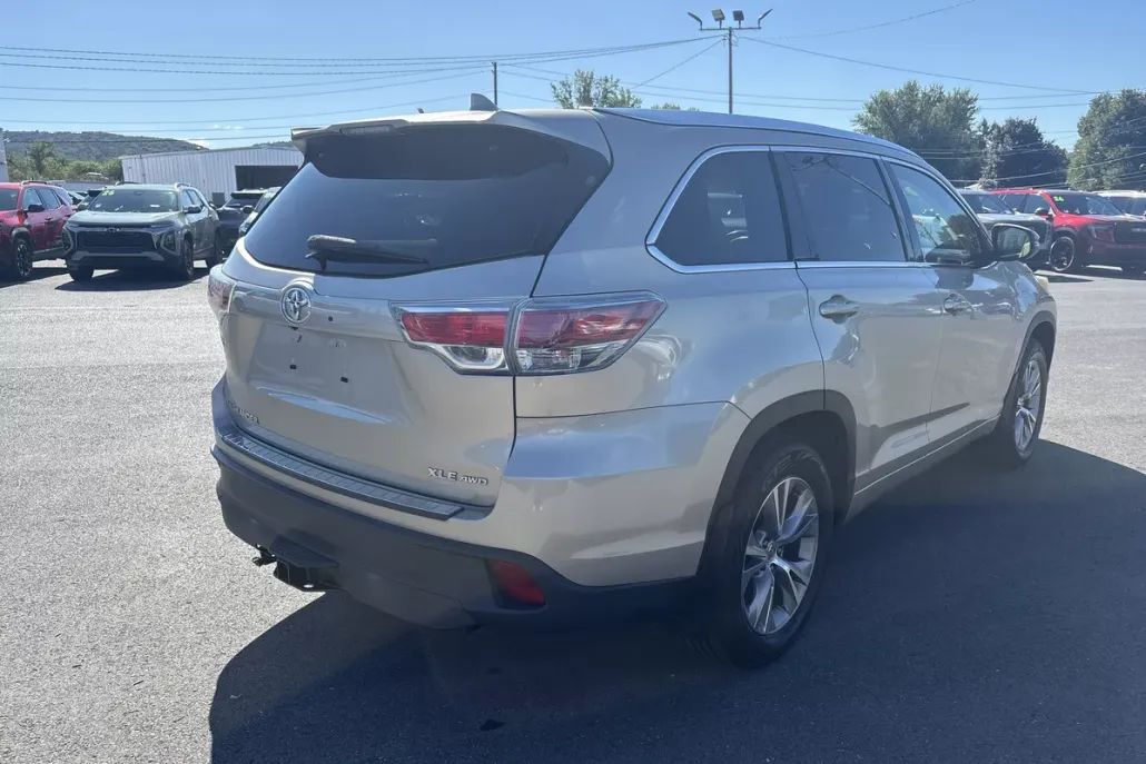 2015 Toyota Highlander XLE photo 1