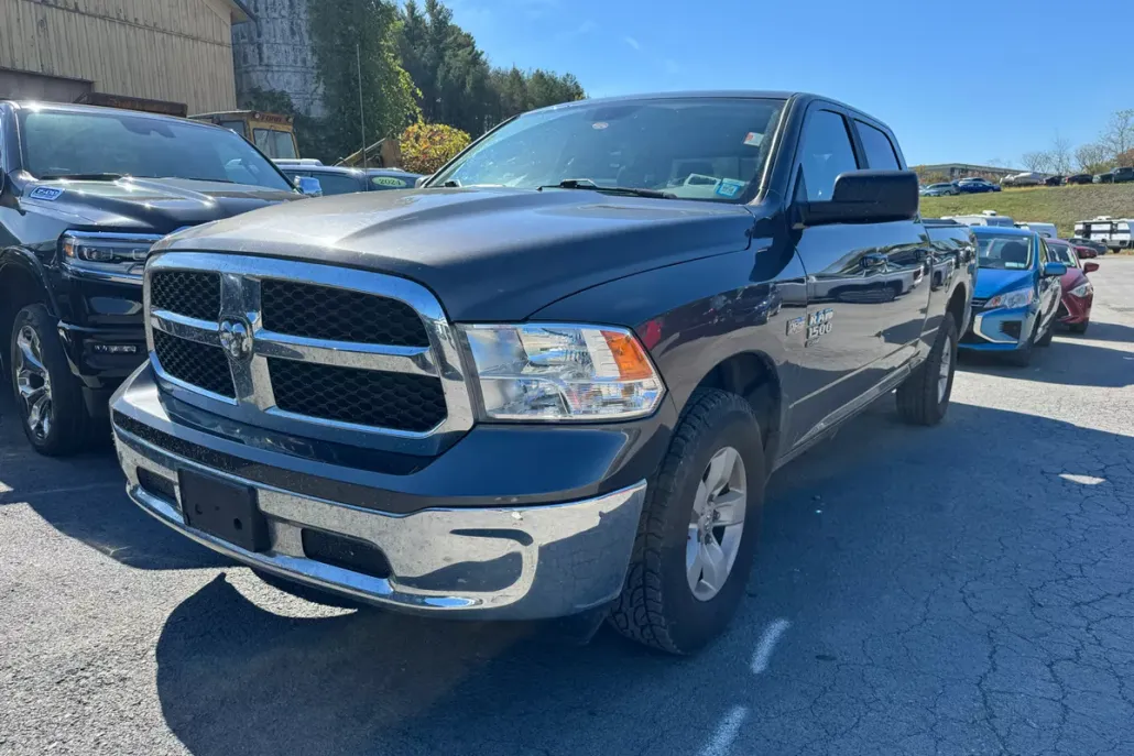 2019 Ram 1500 Classic SLT photo 1