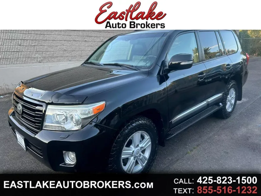 2013 Toyota Land Cruiser VX photo 1