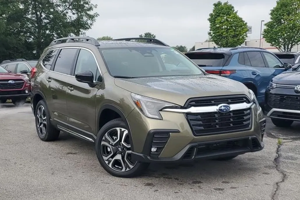 2025 Subaru Ascent Limited photo 1
