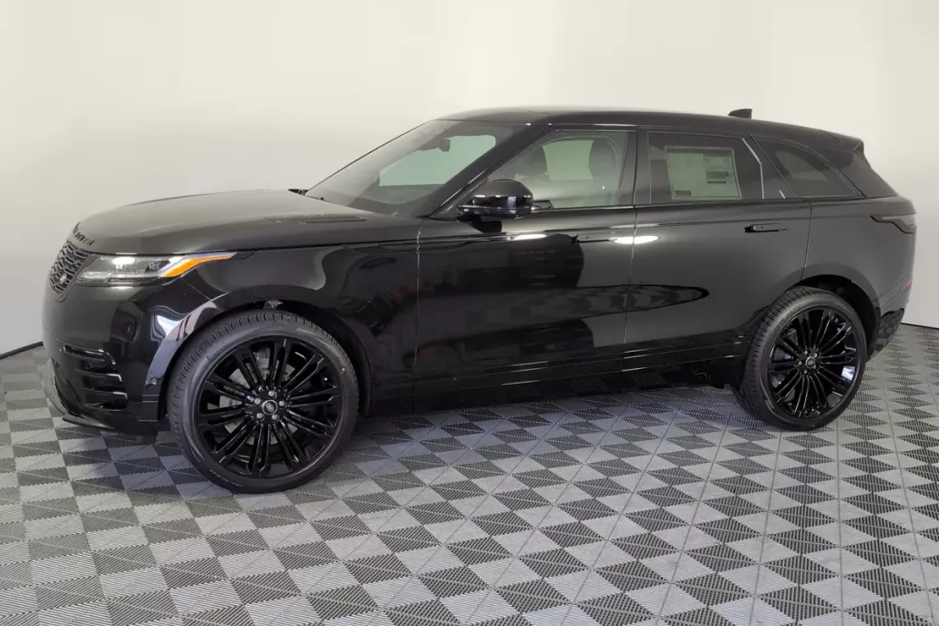 2026 Land Rover Range Rover Velar SE photo 1