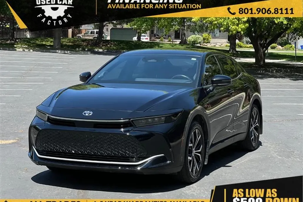 2023 Toyota Crown XLE Limited photo 1