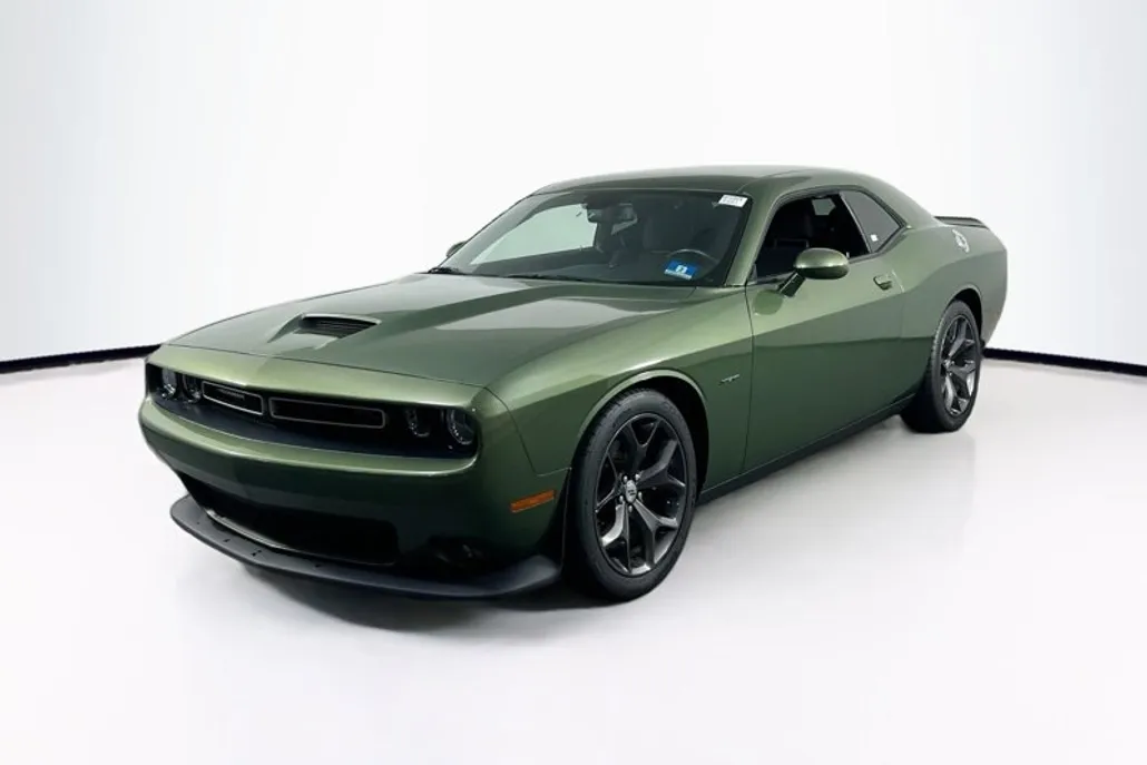 2019 Dodge Challenger R/T photo 1