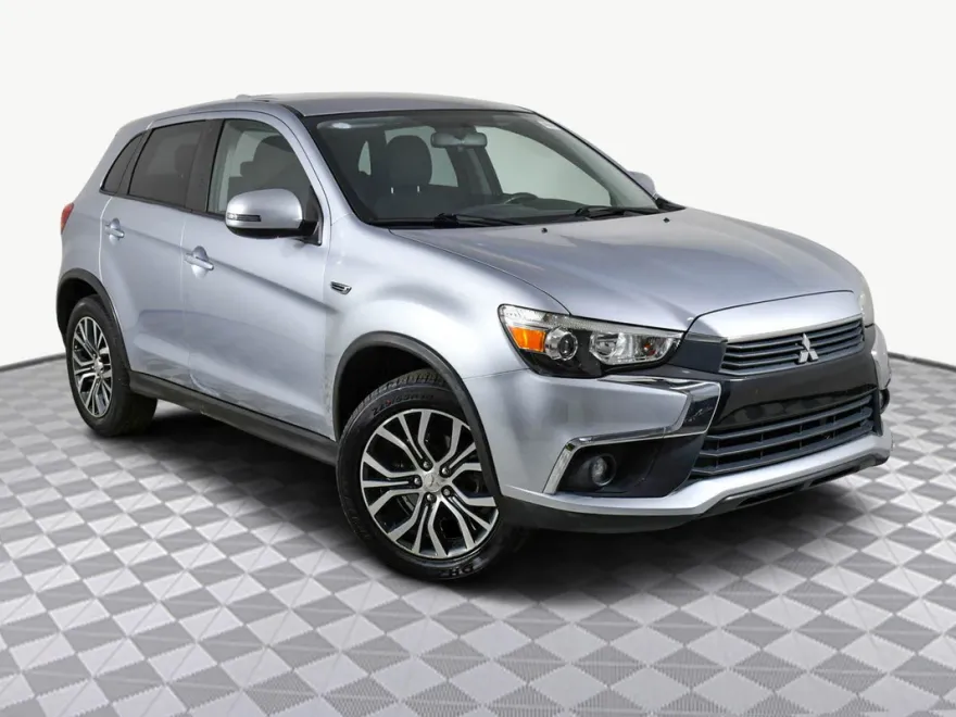 2017 Mitsubishi Outlander Sport ES photo 1