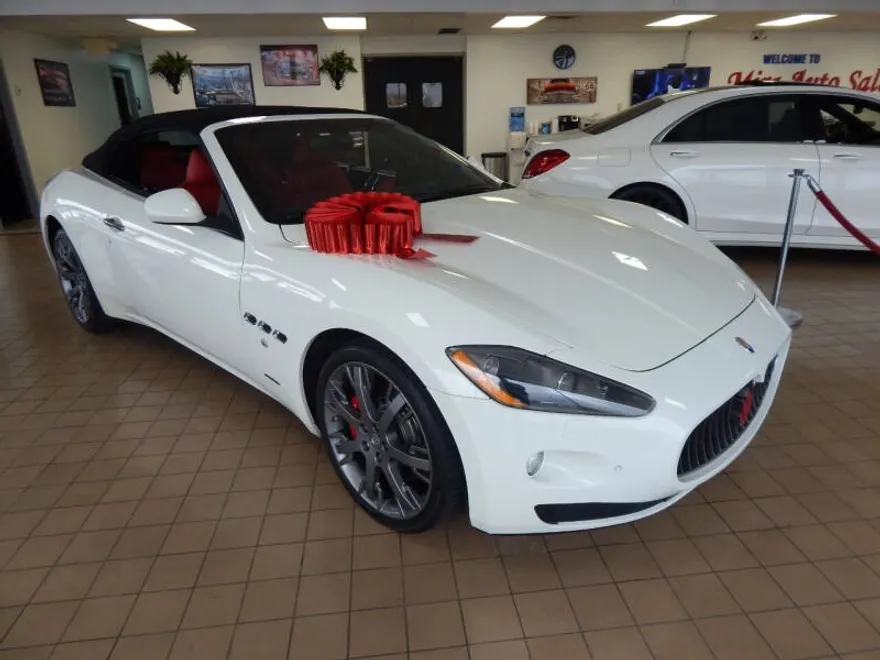 2011 Maserati Granturismo photo 1