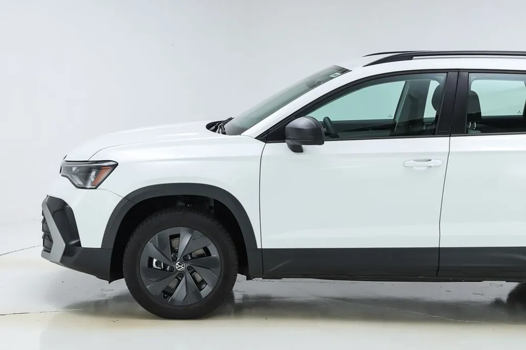 2025 Volkswagen Taos S photo 1