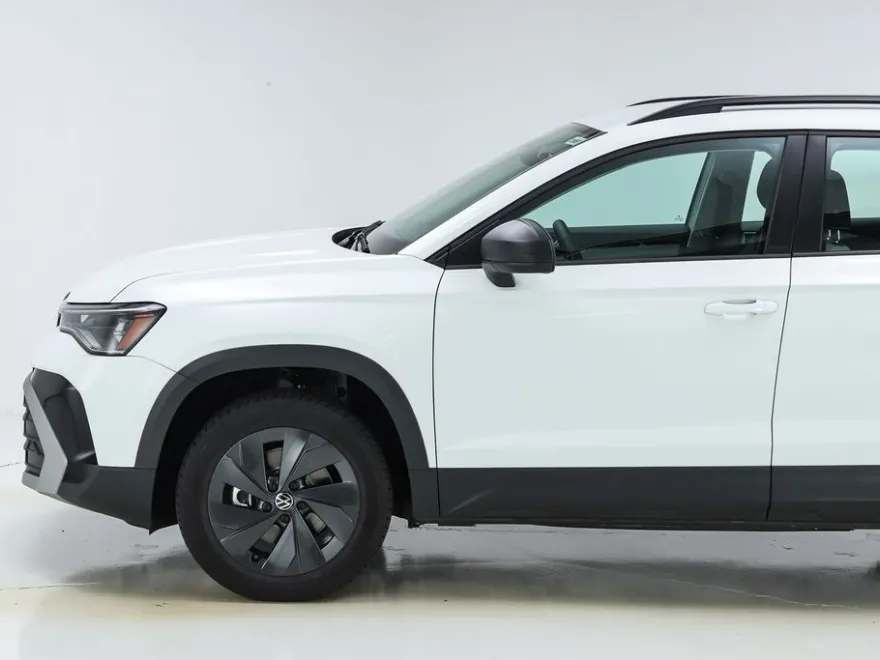 2025 Volkswagen Taos S photo 1