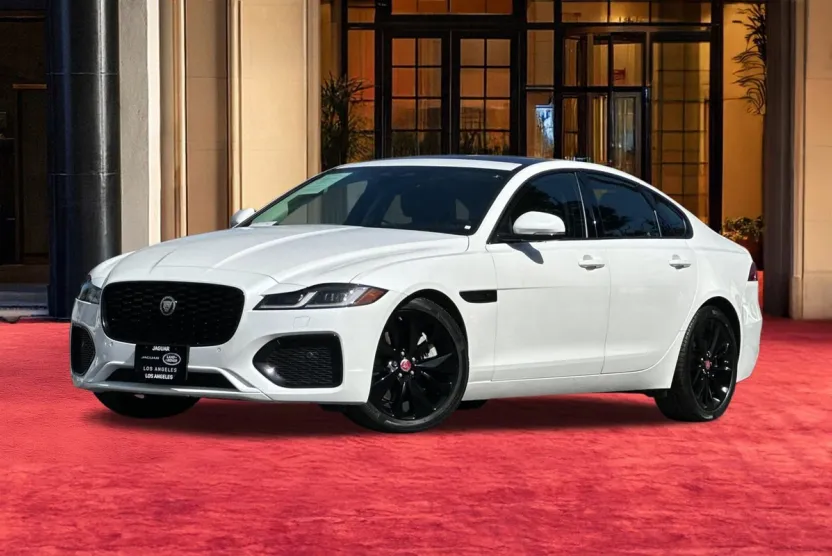 2023 Jaguar XF SE photo 1