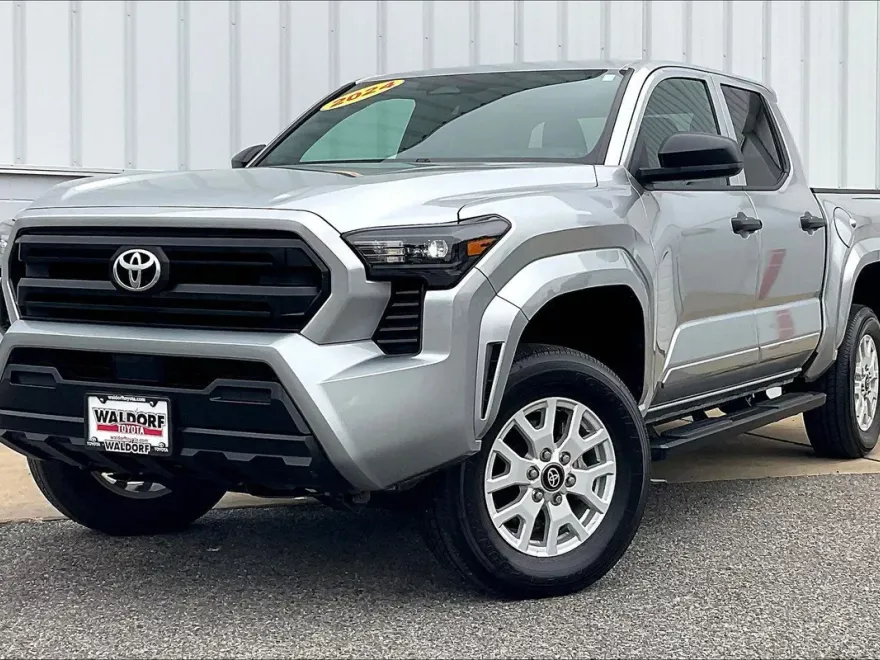 2024 Toyota Tacoma 4x4 SR photo 1