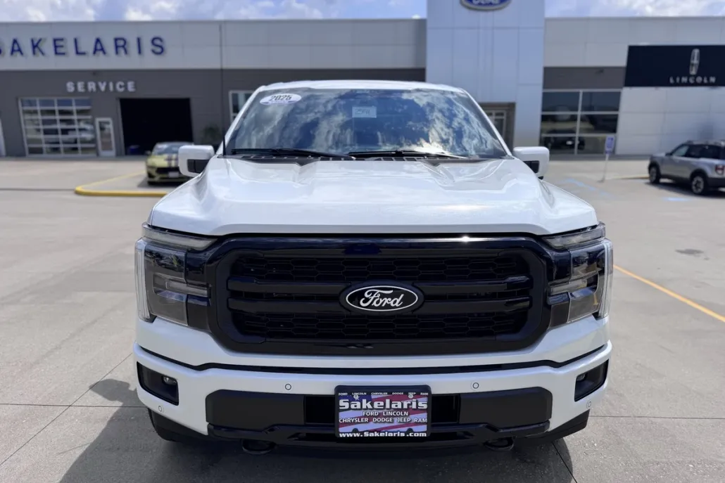 2025 Ford F-150 Lariat photo 1