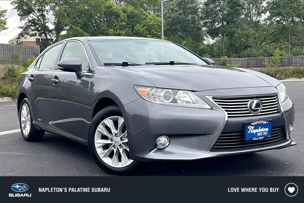 2013 Lexus ES 300h photo 1