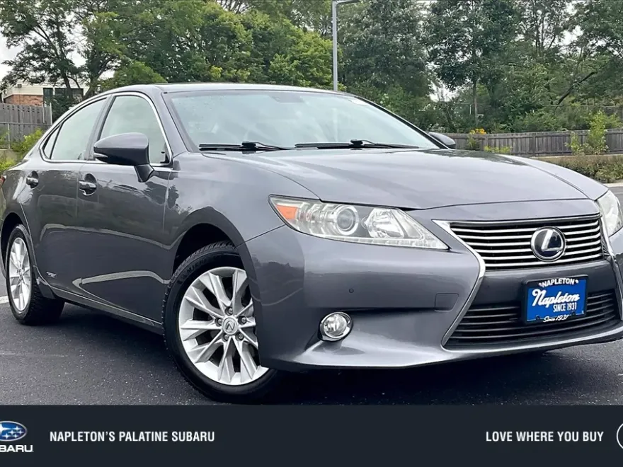 2013 Lexus ES 300h photo 1