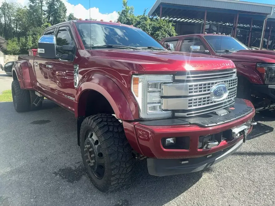 2017 Ford F-450 Platinum photo 1